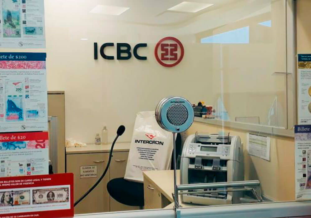 Intercomunicadores Modelo 3005 ML instalados en ventanillas de Banco ICBC