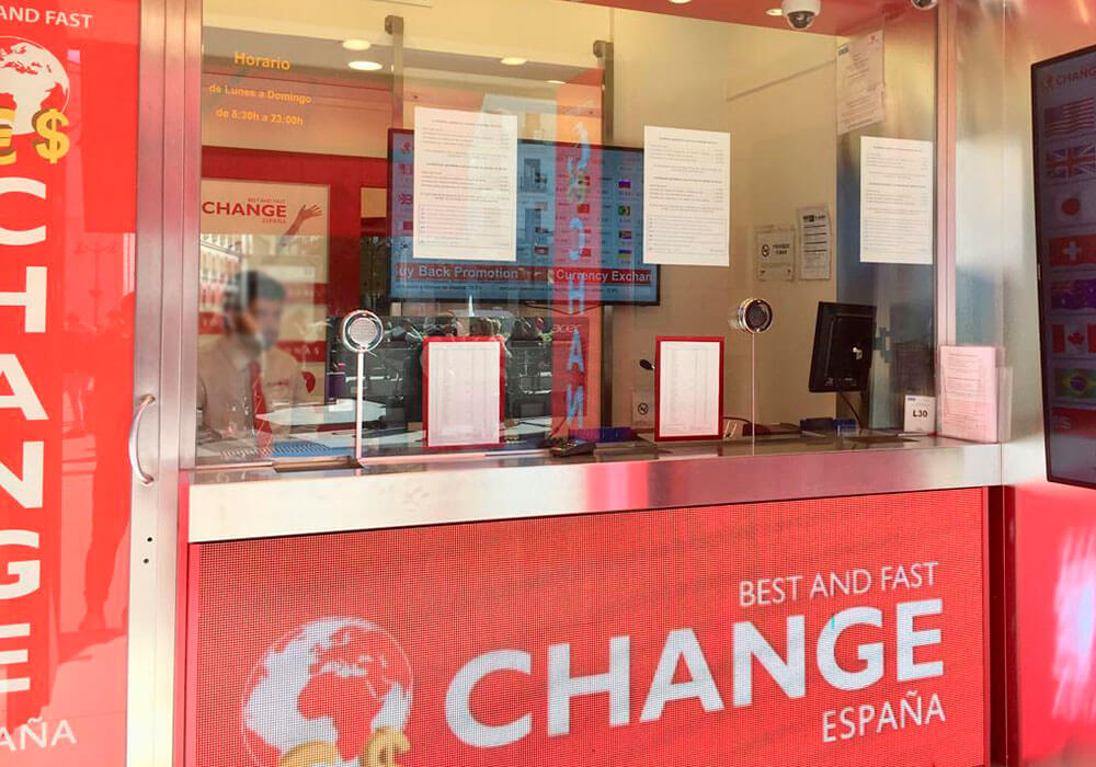 Intercomunicadores instalados en ventanillas Exchange en España